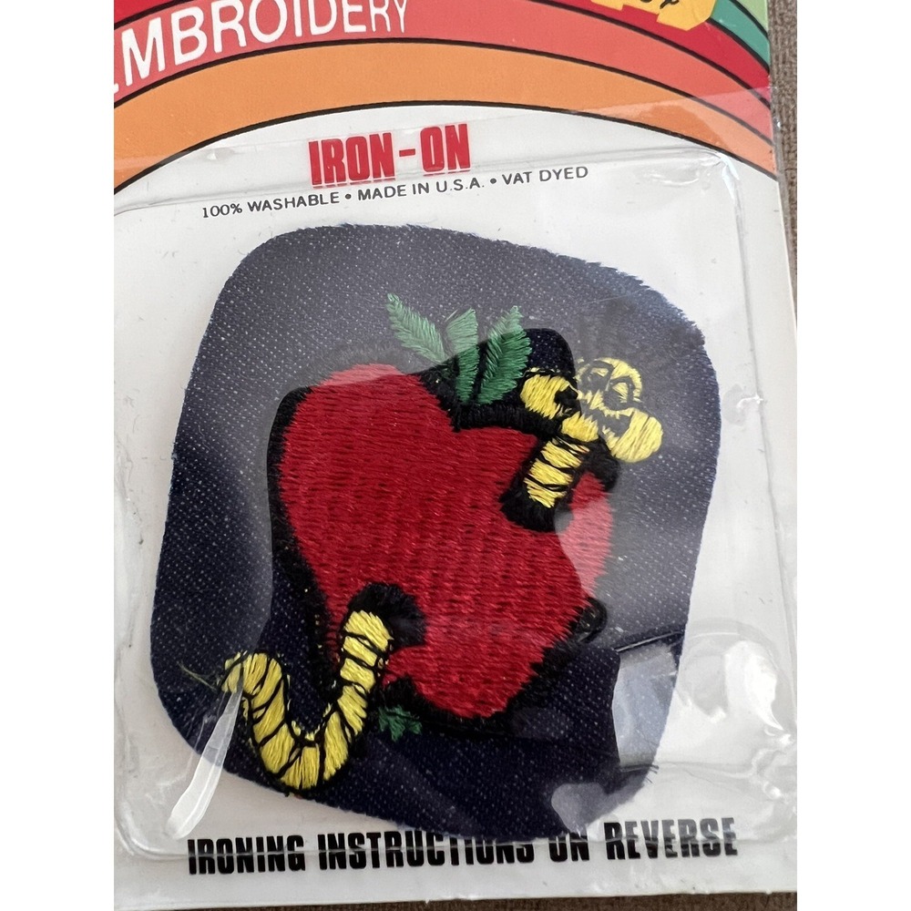 NEW VTG Apple And Worm Iron-On Patch Jacket Hat Vest HTF Great Teacher Gift - Picture 4 of 4